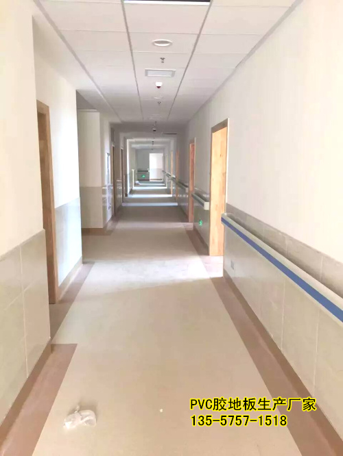 星之冠同质透心地板给你不一样的医疗环境!